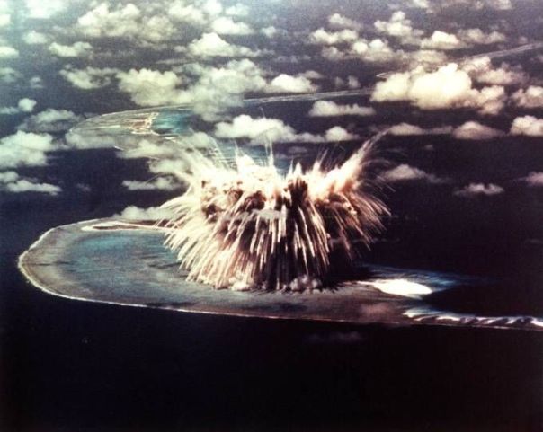 10 Foto Ledakan Nuklir Yang Sungguh Dahsyat [ www.BlogApaAja.com ]