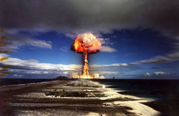 10 Foto Ledakan Nuklir Yang Sungguh Dahsyat [ www.BlogApaAja.com ]